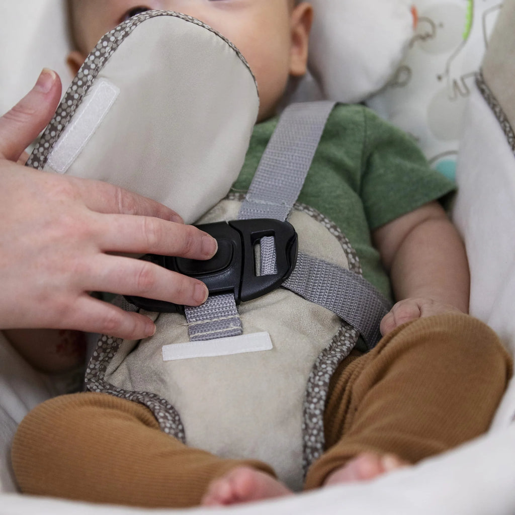 Soothe 'N Delight 6-Speed Portable Baby Swing with Music - Cozy Kingdom, Ages 0-9 Months, Unisex